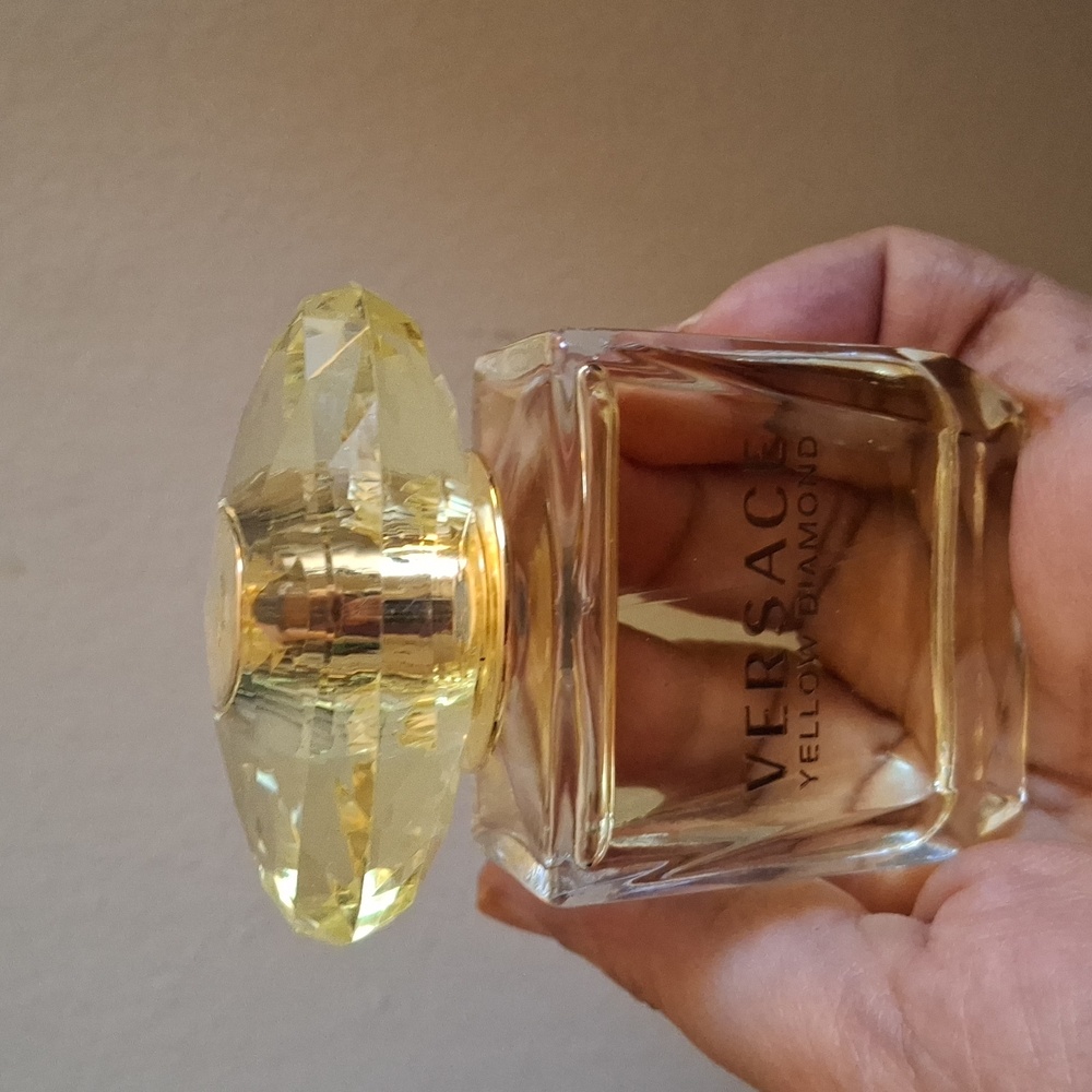 Versace women's perfume Yellow Diamond